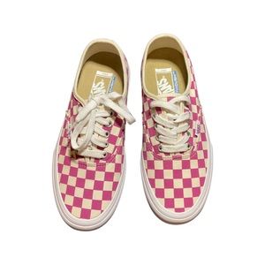 VANS Authentic Pro Skate Shoe - Fushia/White Checkerboard - 6.5M/8.5W